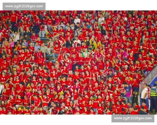 最新体育赛事回顾:全球运动员表现亮眼 创纪录成就引爆球迷热情 最新体育赛事回顾:全球运动员表现亮眼 创纪录成就引爆球迷热情